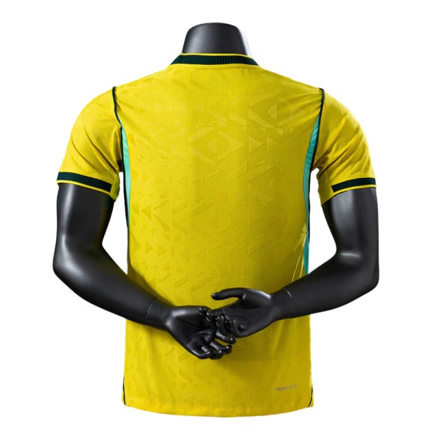 Camisa Brasil 2026 amarela masculina detalhe gola e escudo bordado