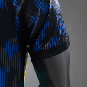 Camisa Brasil II 2026 vista lateral mangas modelagem masculina