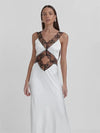 Vestido Longo em Cetim com Recortes e Renda Floral Libra - Ziora
